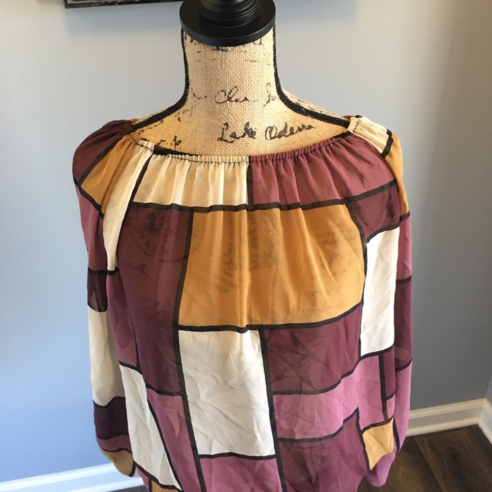 Blouse - Picture 2 of 10
